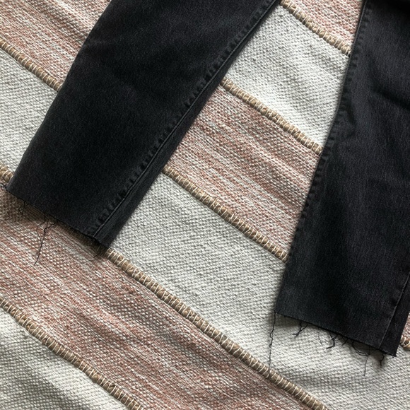 NWT Levi’s Wedgie Straight Grey Raw Hem Jeans - Picture 4 of 6